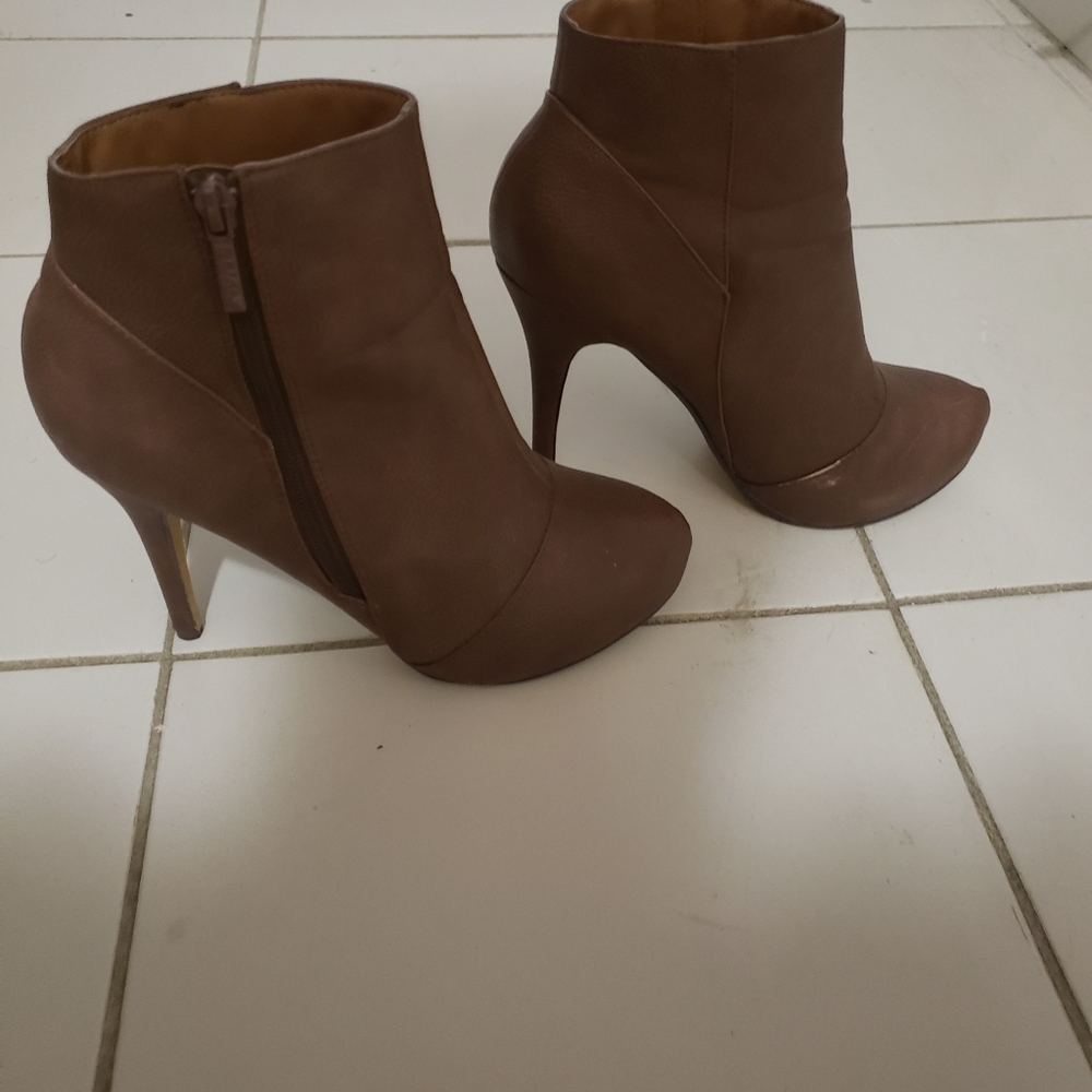 Tan Michael Antonio Booties